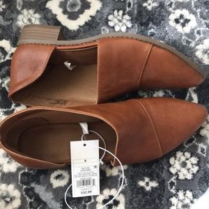 Universal Thread Cut Out Bootie